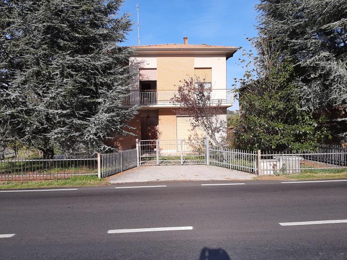 Vendita Mondolfo - Mq. 230 Bagni.1 Locali.5 - euro 165000