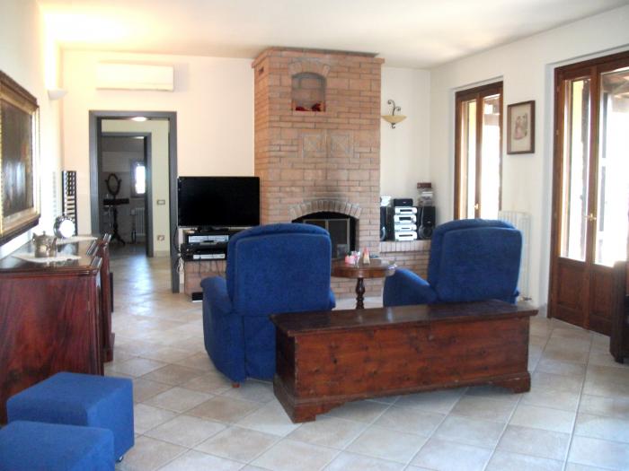 Vendita Mondolfo - Mq. 186 Bagni.3 Locali.6 - euro 410000