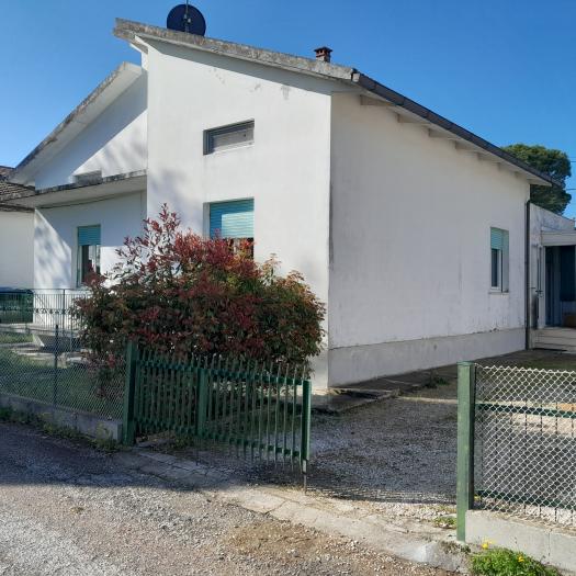 Vendita San costanzo - Mq. 120 Bagni.2 Locali.6 - euro 165000