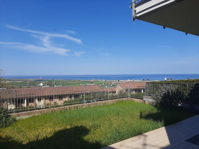 Vendita San costanzo - Mq. 100 Bagni.2 Locali.4 - euro 185000