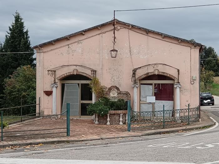 negozio / locale commerciale 