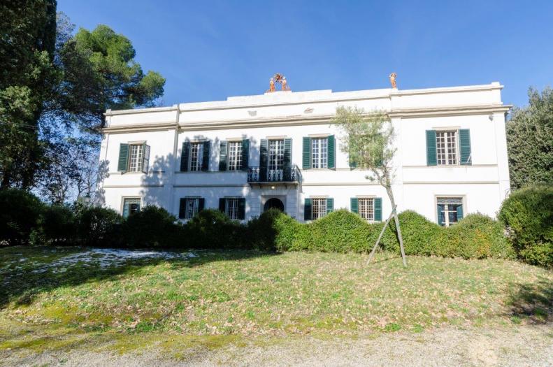 Vendita Jesi  - Mq. 600 Bagni.5 Locali.17 - euro 410000