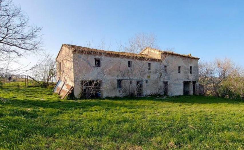 Vendita Montemarciano  - Mq. 300 Bagni.0 Locali.0 - euro 130000