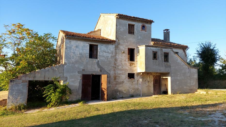 Vendita San marcello  - Mq. 300 Bagni.0 Locali.10 - euro 149000