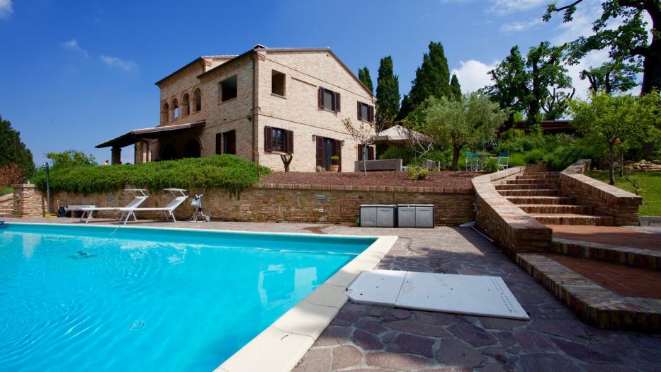Vendita San giorgio di pesaro  - Mq. 345 Bagni.3 Locali.10 - euro 990000