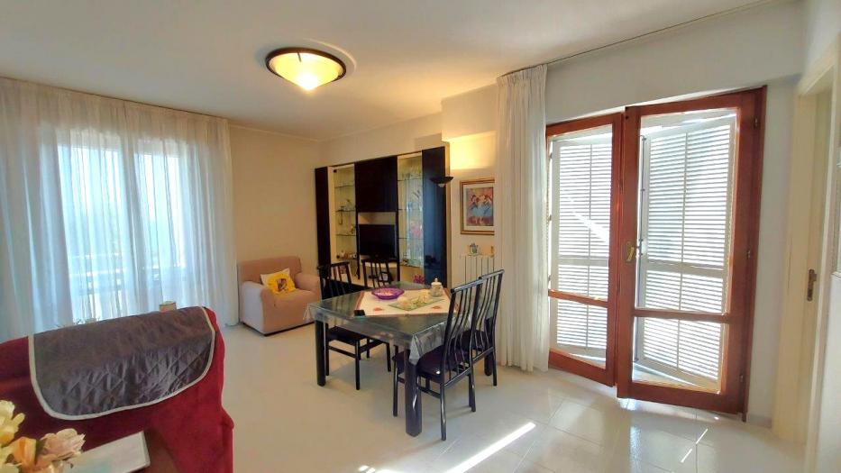 Vendita Falconara marittima  - Mq. 130 Bagni.3 Locali.7 - euro 250000