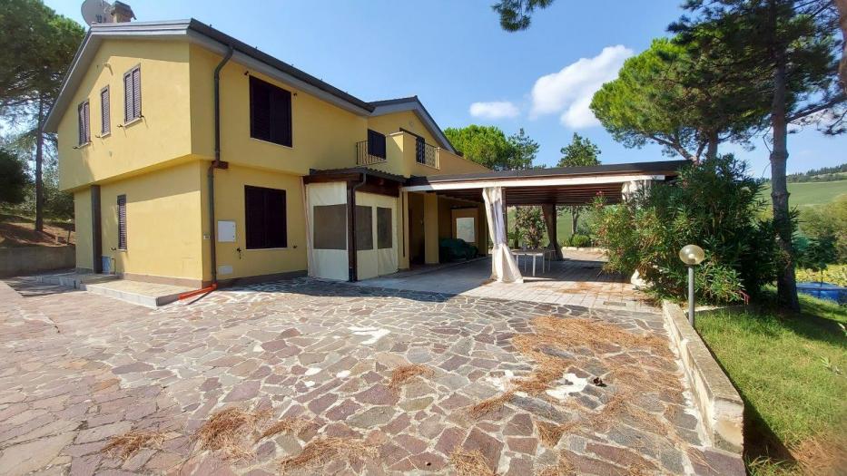 Vendita Trecastelli  - Mq. 130 Bagni.2 Locali.5 - euro 290000