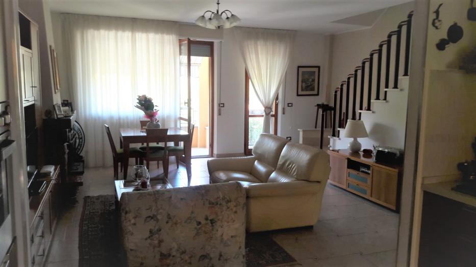 villa / abitazione a schiera