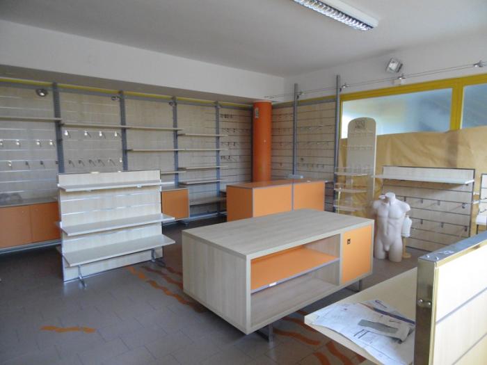 negozio / locale commerciale