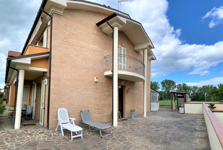 villa / abitazione a schiera