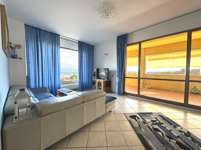 Vendita Senigallia  - Mq. 200 Bagni.4 Locali.10 - euro 800000