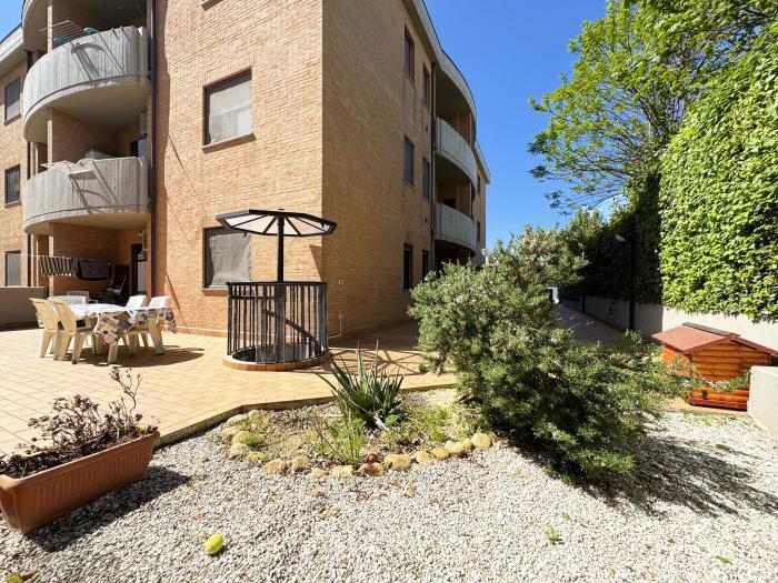 Vendita Trecastelli  - Mq. 72 Bagni.1 Locali.3 - euro 140000