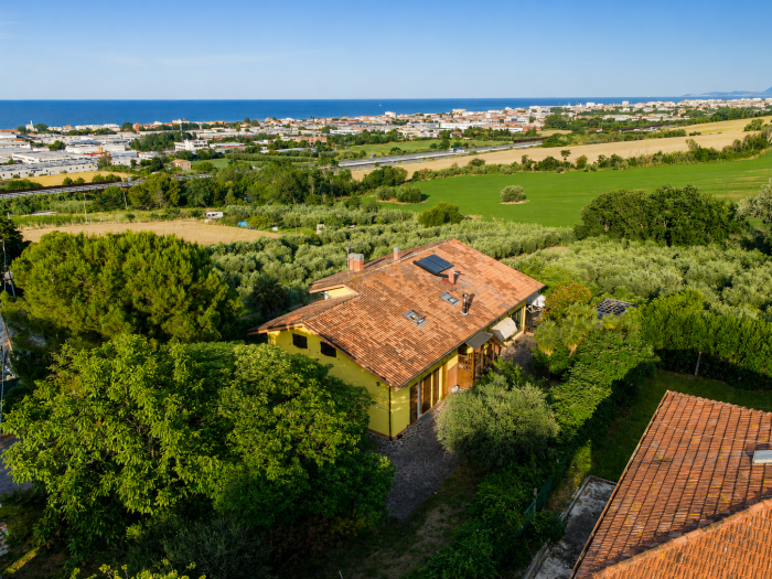 Vendita Senigallia  - Mq. 200 Bagni.4 Locali.10 - euro 670000